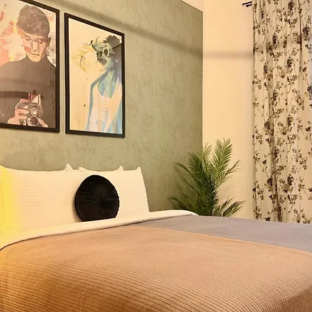 Perfect - Modern & Cozy Near Piata Romana Apartman